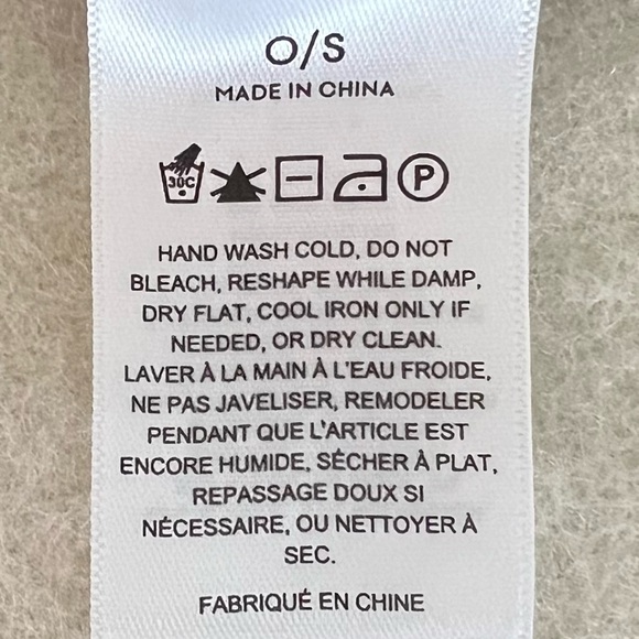 Aritzia Sunday Best Beanie in Black - Picture 7 of 8